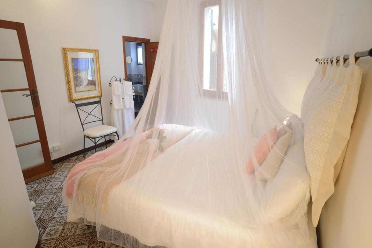 Old Town Secret Garden Apartment Alghero Ngoại thất bức ảnh